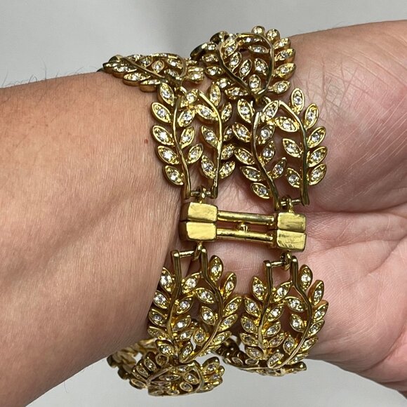 Vintage Gold-Tone Leaf Design Rhinestone Bracelet With Fold-Over Clasp 7 Inches - Picture 3 of 7